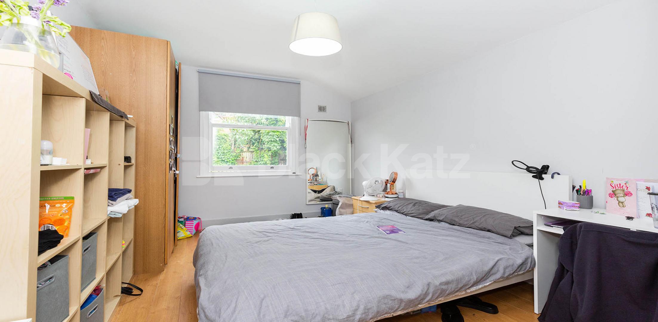 			6 Bedroom, 2 bath, 2 reception Flat			 Parolles Road, Archway